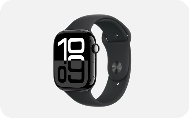 Melns Apple Watch Series 10 viedpulkstenis ar melnu siksniņu un digitālo displeju, kas rāda laiku 10:09.