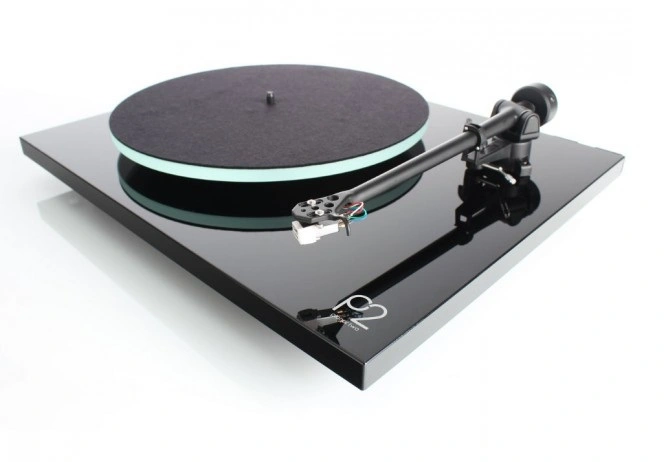 Rega Planar 2 Gloss Black