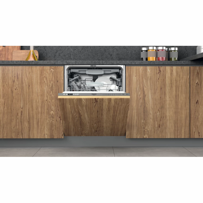 Hotpoint HIC 3O33 WLEG