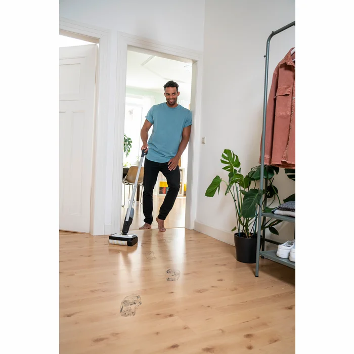 Tīrīšanas iekārtas Karcher FC 2-4 1.056-200.0