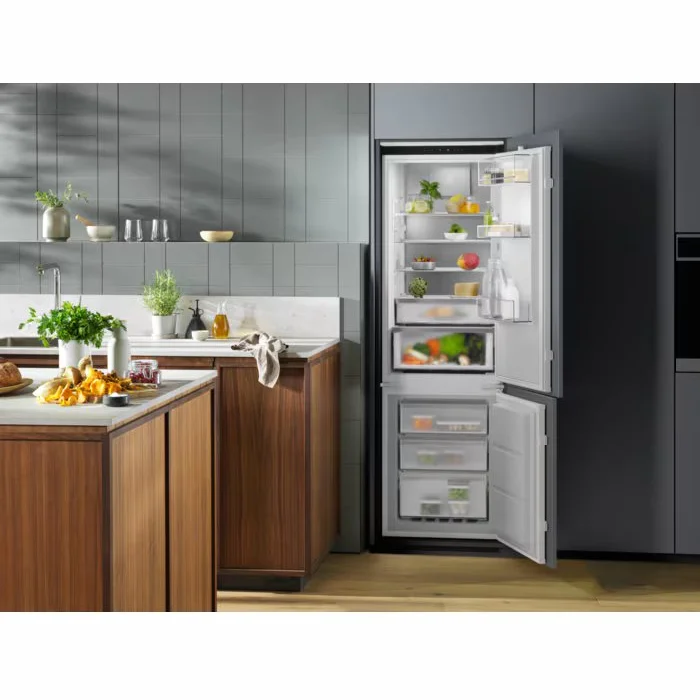 Ledusskapis Electrolux ENC8MC19S