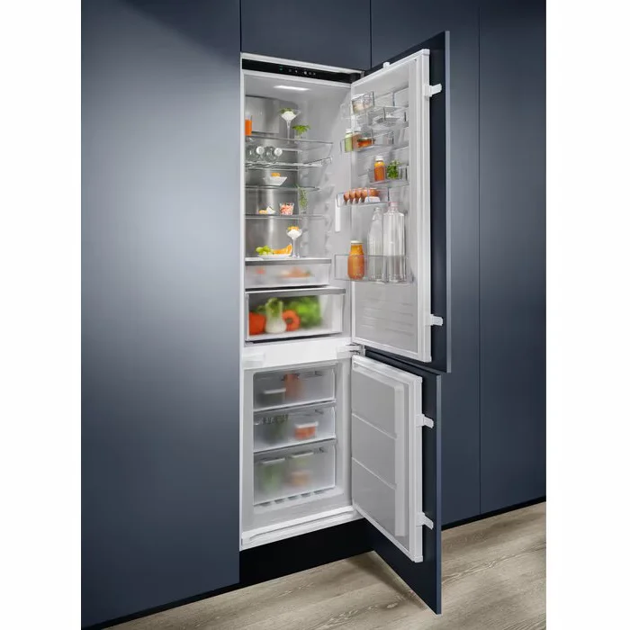 Ledusskapis Electrolux ENC8MC19S