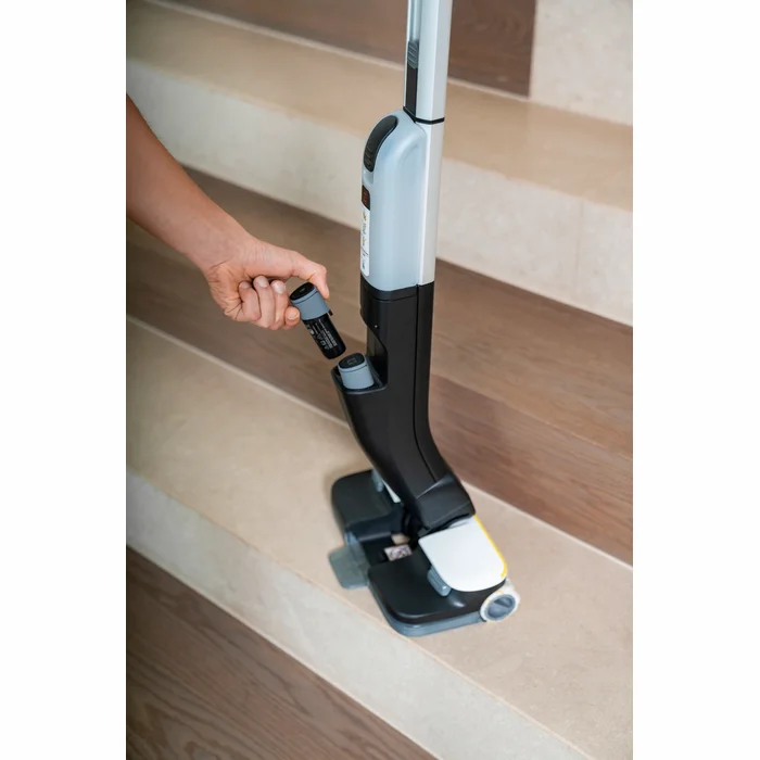 Cieto grīdu tīrītājs Karcher FC 4-4 Battery Set 4B Duo