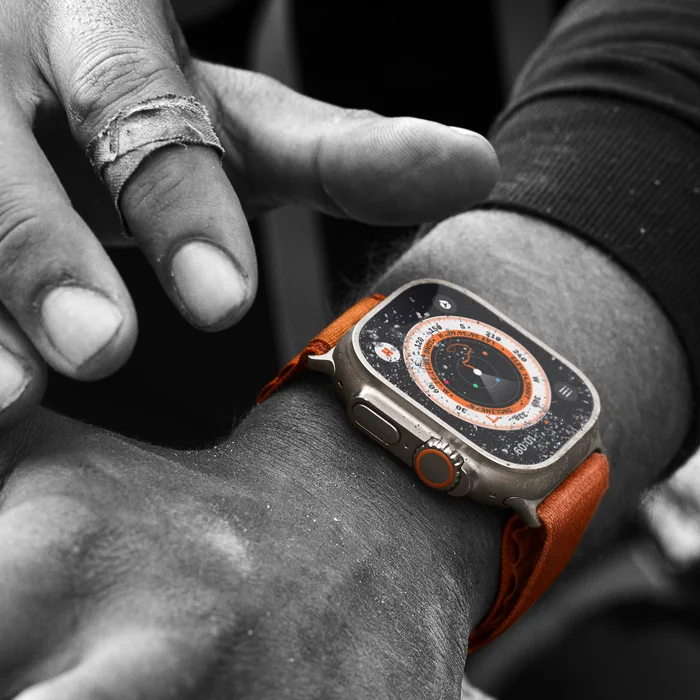 Viedpulkstenis Apple Watch Ultra GPS + Cellular 49mm Titanium Case with Orange Alpine Loop - Medium