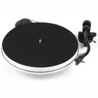 Vinila plašu atskaņotājs Pro-Ject RPM 1 Carbon (2M-Red) - White