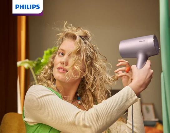Jaunais Philips 7000 sērijas matu fēns. Uzlabo spīdumu un aizsargā no pārkaršanas.