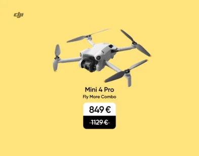 Pelēks DJI Mini 4 Pro Fly More Combo - akcijas cena 849 eur, svītrotā cena 1129 eur. Reklāmas fons dzeltenā krāsā ar gaišākām sirsniņām.