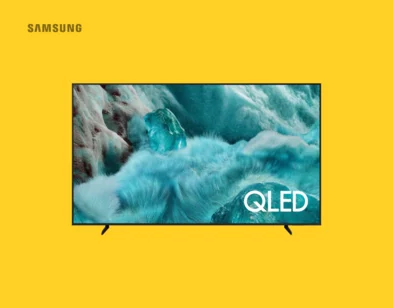 Tet diena Daugavpilī reklāma uz dzeltena fona; attēlā "Tet skoliņa" drošības vairoga logotips ar norādi uz digitālo drošību un Canyon bērnu viedpulkstenis zilā krāsā ar atzīmi x4, informējot par viedpulksteņu izlozi.